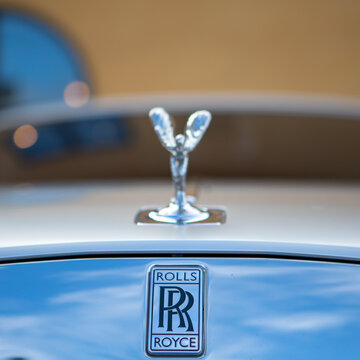 Rolls Royce emblem.