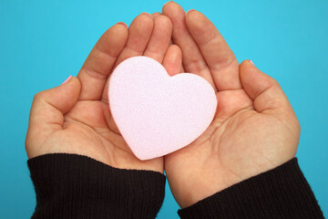 Fototapeta premium hands holding heart