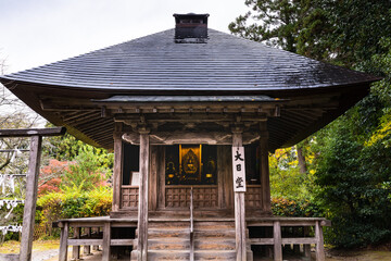 日本の世界遺産　岩手中尊寺紅葉の大日堂
