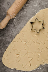 masa de galletas de navidad con forma de estrella