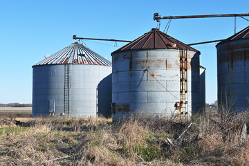 Fototapeta na wymiar Rusty Grain Bins