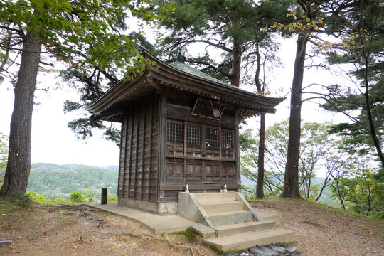 春日山城の毘沙門堂