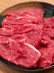 牛肉　肩ロース薄切り