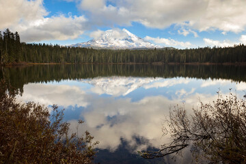 Fototapeta na wymiar Cloud reflections and mt adams seen at lake Takhlakh