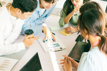 Business people Teamwork brainstorming meeting concept