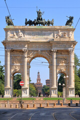 Fototapeta na wymiar Arco della pace di Milano