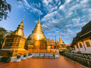 Fototapeta premium Wat Phra Singh Woramahawihan Gold Temple in Chiang Mai, Thailand