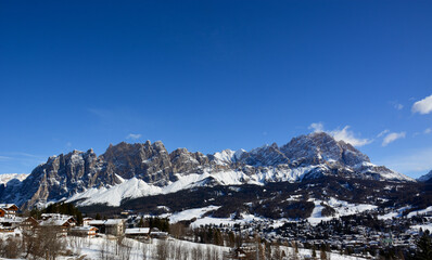 Fototapeta na wymiar the Dolomites of Cortina D'Ampezzo