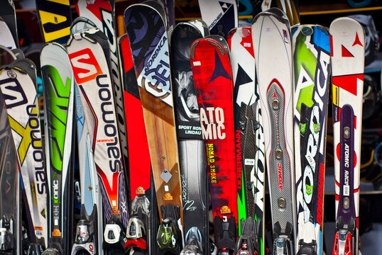Shop "Crazy Snail". Chernivtsi, Ukraine. November 19, 2020. Image of sport store with equipment for skiing.