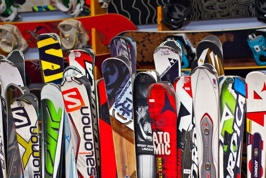 Shop "Crazy Snail". Chernivtsi, Ukraine. November 19, 2020. Image of sport store with equipment for skiing.