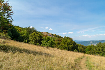 Obraz premium Vista dal sentiero 109AG da Poggio San Romualdo a Castelletta nelle Marche