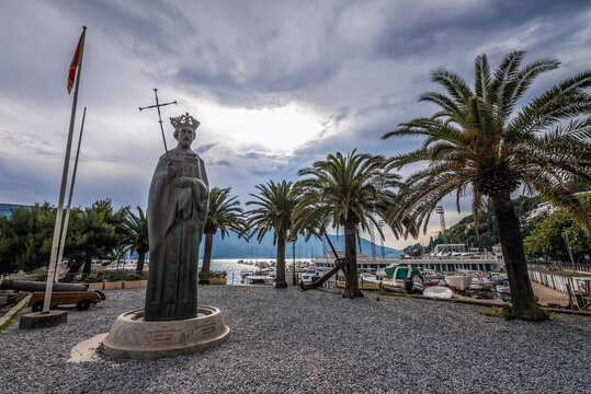 Herceg Novi, Montenegro - May 24,2017: Sculpture Of King Of Bosnia Stephen Tvrtko I In Port Of Herceg Novi Coastal Town