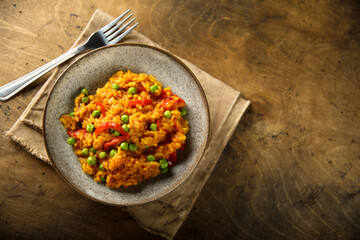 Vegetarian paella with capsicum and green pea