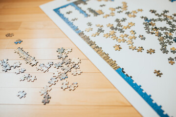 Puzzle solution for the whole family - a picture of many small pieces