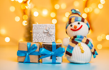 snowman with gift box