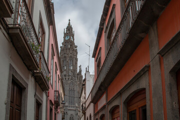 Fototapeta na wymiar old streets of de Arucas city in Gran Canaria