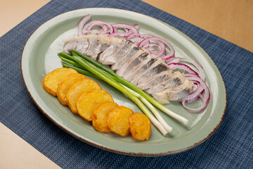 herring with cybul and potatoes