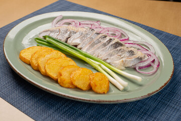 herring with cybul and potatoes