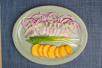 herring with cybul and potatoes