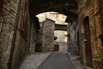 Fototapeta na wymiar Alley in the city of Narni in Umbria