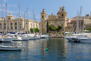 Fototapeta na wymiar The three old cities, Vittoriosa, Senglea a Cospicua at the grand harbour in Malta