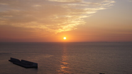 知床の海に沈む夕陽