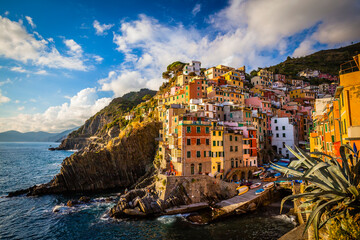 Fototapeta na wymiar Riomaggiore, small village in Cinque Terre, Liguria, Italy