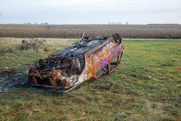 
Car wreck met in the field