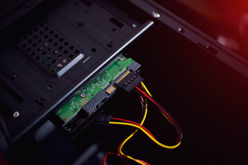 How to plug the power supply cable into the hdd desktop computer