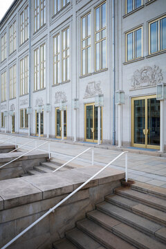 Ostfassade des Opernhauses der Stadt Leipzig