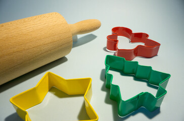 Utensilios para preparar galletas Navideñas.