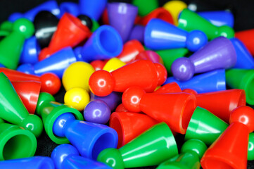 bunte spielfiguren