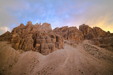 Alba sulle montagne di Lavaredo
