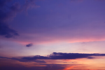 Fototapeta na wymiar sunset in the clouds turns purple