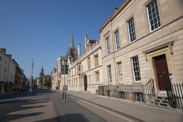 Fototapeta na wymiar Along the Oxford High Street with All Souls College, part of The University of Oxford in the UK