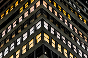 Obraz premium texture di angolo di un palazzo illuminato di notte