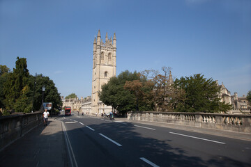 Fototapeta na wymiar Magdalen Bridge with Magdalen College in Oxford in the United Kingdom