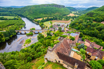 Fototapeta na wymiar View over the Dordogne River from an old castle