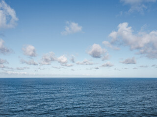 Obraz premium Beautiful photo of the evening seascape. Concept of leisure and travel