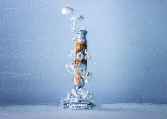 razor and water splash in water