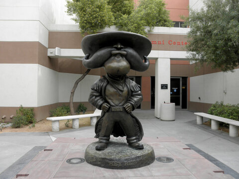 Hey Reb, a Western frontiersman, Statue at UNLV