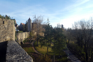 Blick vom Strafturm zum Klosterturm in Rothenburg ob der Tauber