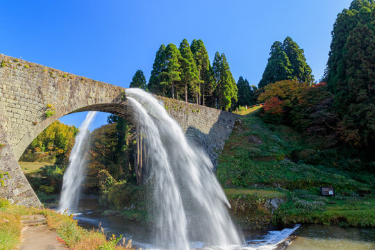 秋の通潤橋　熊本県上益城郡　Autumn Tsujun-kyo (Tsujun Bridge) Kumamoto-ken Kamimashiki-gun