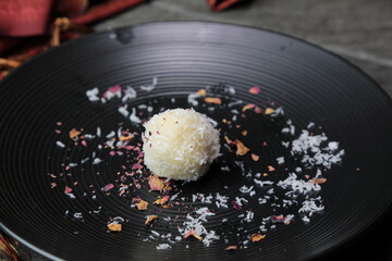 Instant Coconut laddoo or energy rich Nariyal ke ladoo