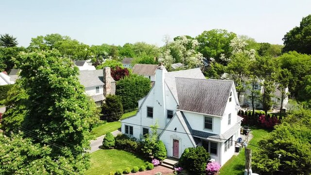 Beautiful Jib Shot of a Suburban Home in Long Island