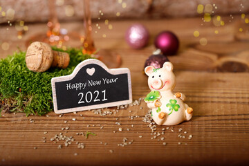 happy new year 2021 mit glücksschwein
