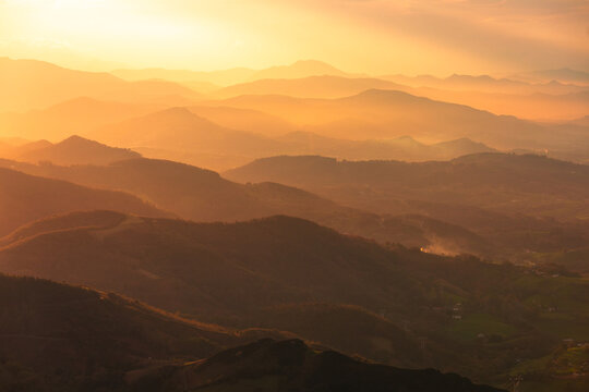 Hilly background from the Basque Country. © Jorge Argazkiak