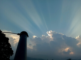 picture of sunlight coming out of clouds