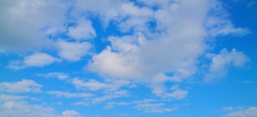 青空と雲　背景　素材