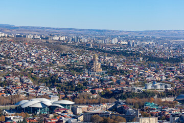 Obraz premium View of Tbilisi with Sameba, Trinity Church and other landmarks